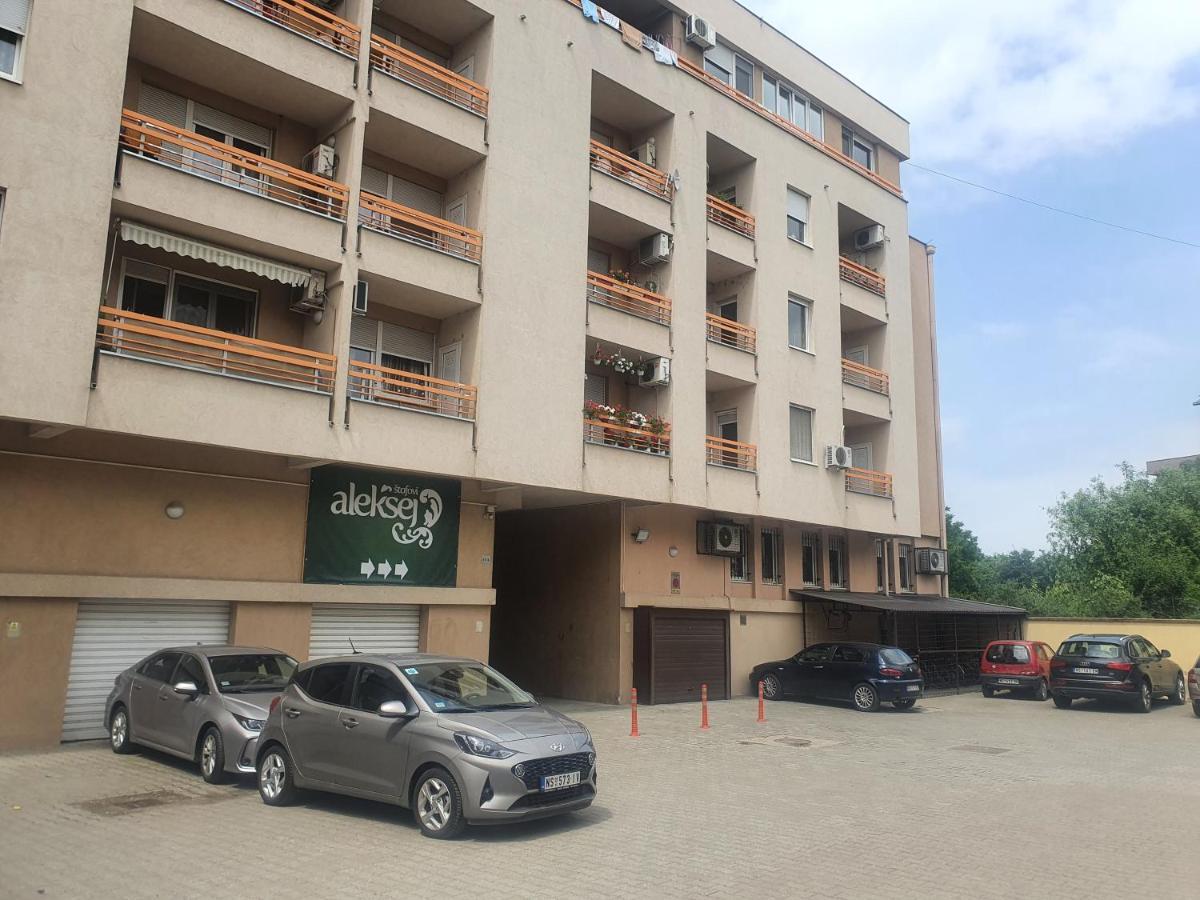 Apartman 64 - Besplatan Parking Za Goste Novi Sad Exterior foto